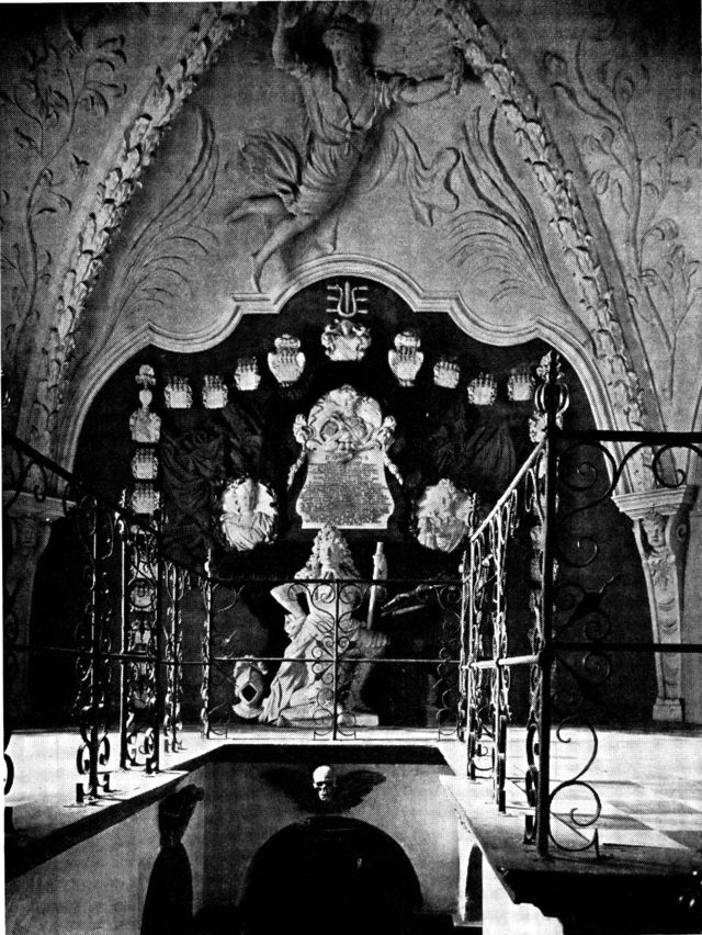 (Foto). Hans Friis’ gravkapel i Hørning kirke. Udført af Th. Quellinus.