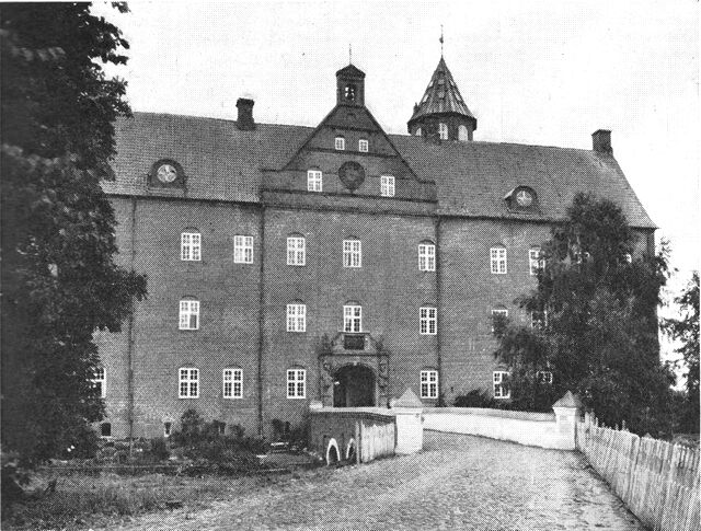 (Foto). Sostrup. Opført 1599–1606.