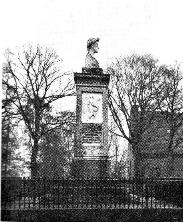 (Foto). Frederik VI.s mindesmærke.