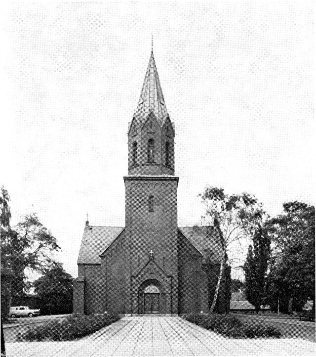 (Foto). Silkeborg kirke set fra Torvet.