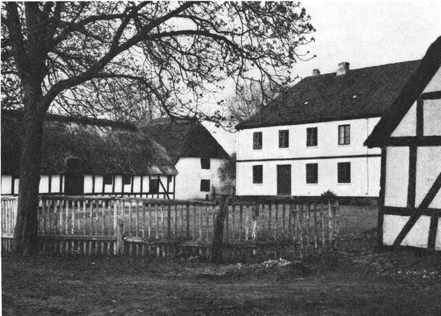 (Foto). Ringkloster.