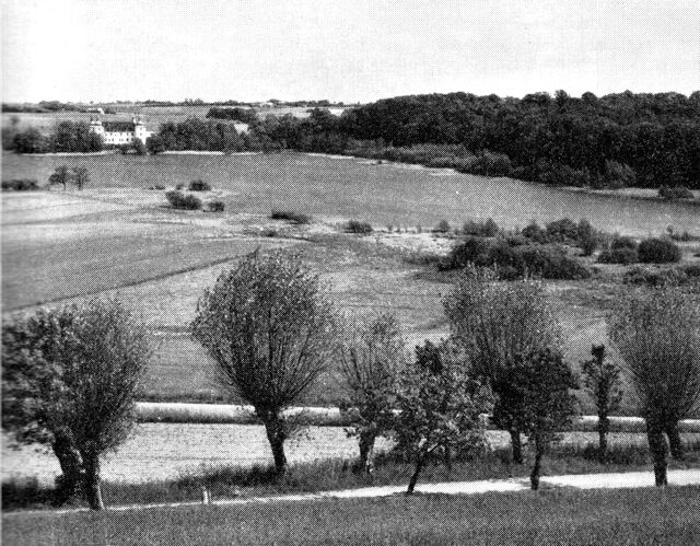 (Foto). Landskabsparti ved Engelsholm sø, Nørup sogn.