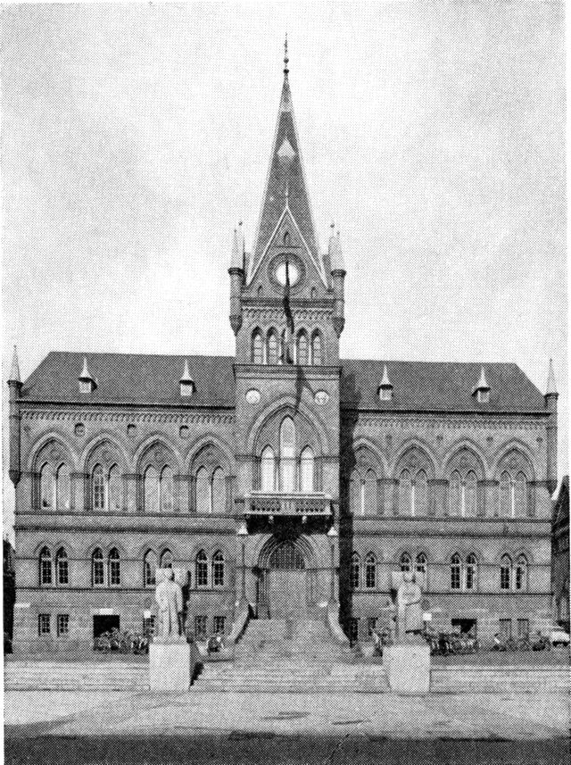 (Foto). Rådhuset. Façade mod Rådhustorvet. Opført 1878–79.