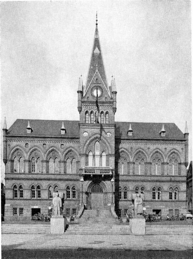 (Foto). Rådhuset. Façade mod Rådhustorvet. Opført 1878–79.