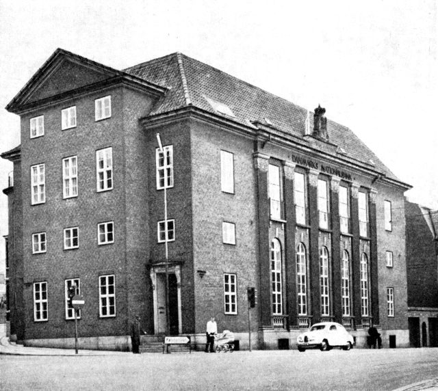 (Foto). Filial af Danmarks Nationalbank. Opført 1925.