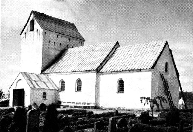 (Foto). Randbøl kirke set fra sydøst.