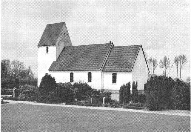 (Foto). Vester Nebel kirke set fra sydøst.