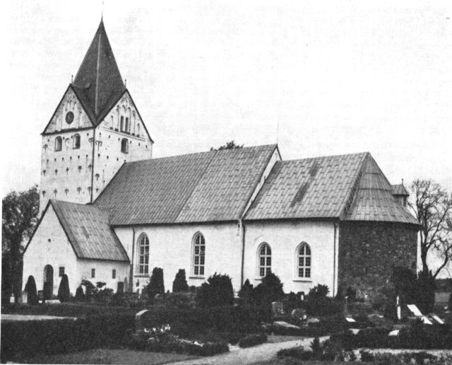 (Foto). Sønder Bjert kirke set fra sydøst.