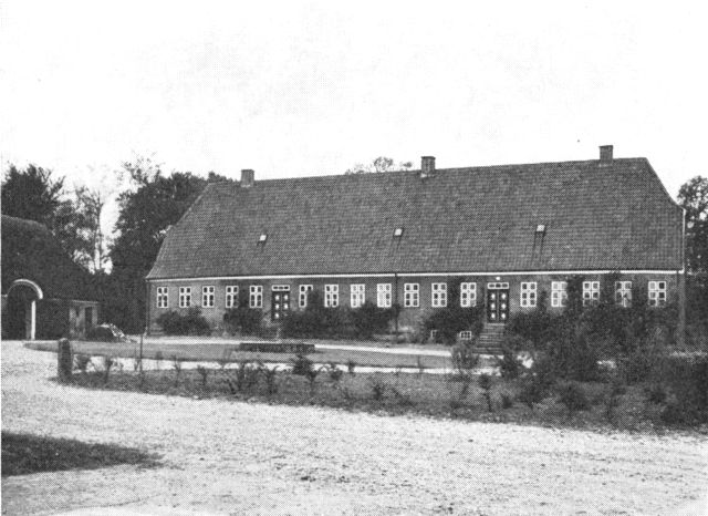 (Foto). Præstegården i Hejls. Opført 1817.