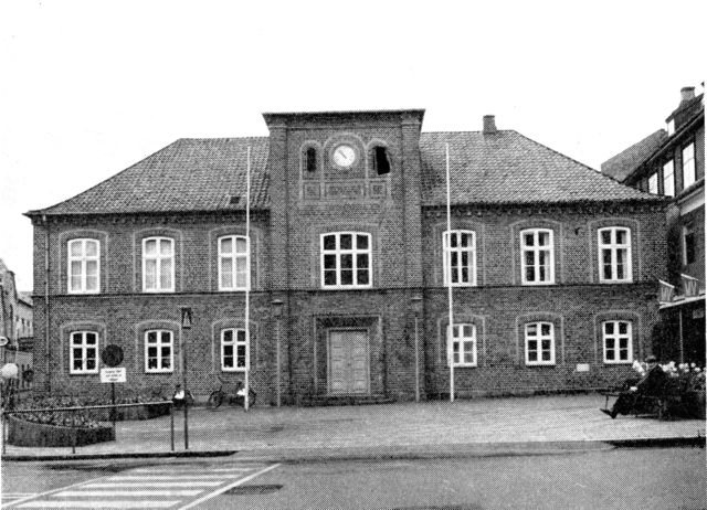 (Foto). Holstebro råd-, ting- og arresthus.