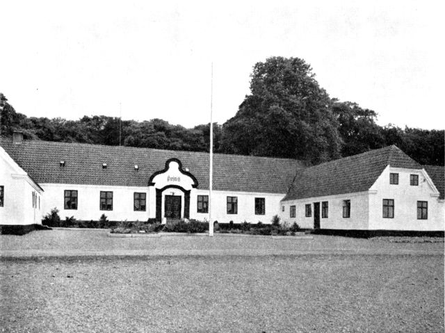 (Foto). Hovedbygningen på Højris.