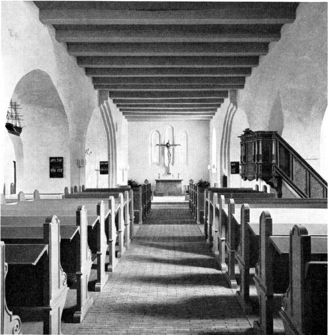 (Foto). Nysogn kirkes indre.
