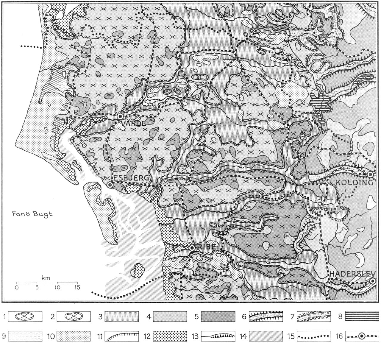 (Kort). 1. Bakkeø-landskab, overvejende sandbund. 2. Bakkeø-landksab, overvejende lerbund. 3. Hedeslette. 4. Ungt morænelandskab, overvejende sandbund. 5. Ungt morænelandskab, overvejende lerbund. 6. Tunneldal. 7. Smeltevandsdal. 8. Issøbund. 9. Marint forland. 10. Klitterræn og indsande. 11. Hævede kystlinier fra Stenalderen. 12. Marsk. 13. Større klinter. 14. Vader, tørt liggende ved lavvande. 15. Amtsgrænse. 16. Jernbanelinie og købstad.Efter Geodætisk Instituts skolevægkort 1:250.000 og Atlas over Danmark 1:750.000.Redaktion: Axel Schou.