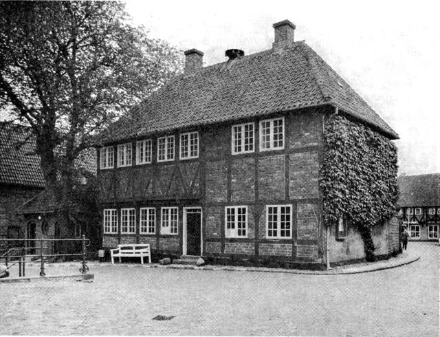 (Foto). Hans Tausens hus, der rummer en del af Den antikvariske Samling.