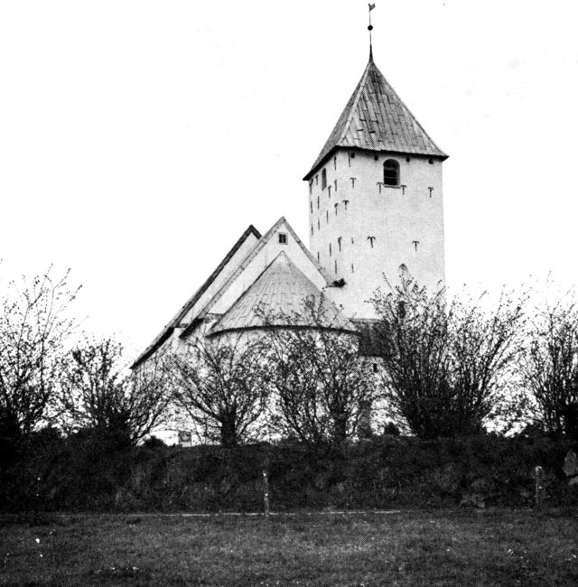 (Foto). Vilslev kirke set fra sydøst.