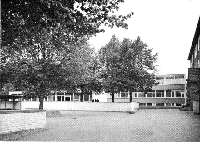 (Foto). Haderslev statsseminarium. Parti med nye bygninger fra 1958 ff.