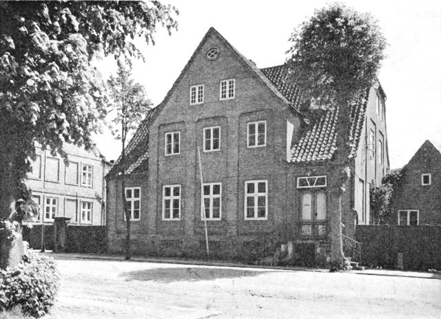 (Foto). Præsteboligen, Lindegade 26. Opført 1773.