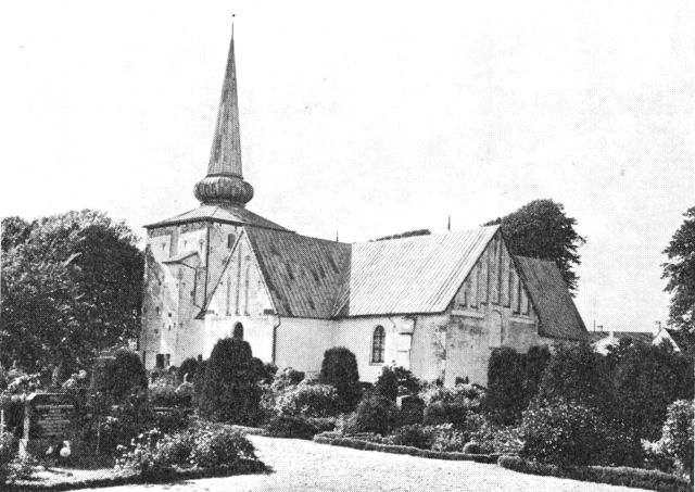 (Foto). Vilstrup kirke set fra sydøst.