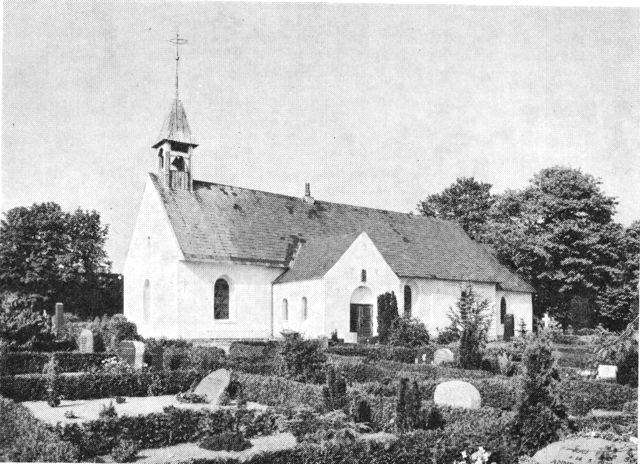 (Foto). Hammelev kirke set fra sydvest.