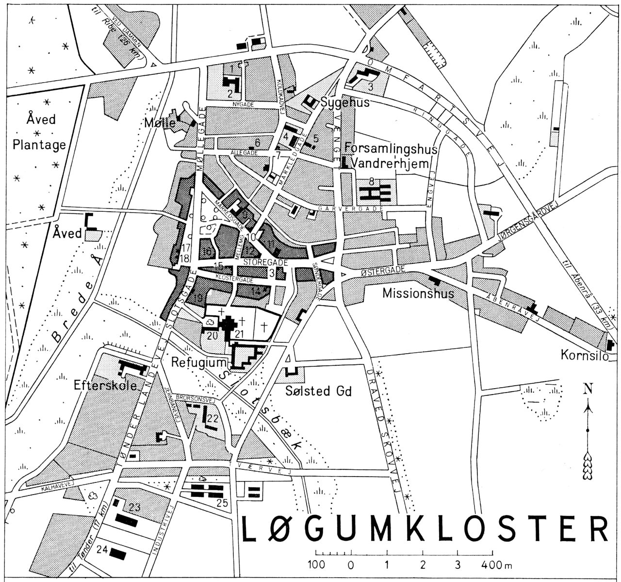 (Kort). 1. De Gamles Hjem2. Borgmesterkontor3. Tysk Privatskole4. Kommuneskole5. Løgumkloster Mejeri6. Politistation7. Bibliotek8. Kommuneskole9. Centralhotel10. Løgumkloster Sparekasse11. Hotel Løgumkloster12. Handelsbanken13. Andelsbanken14. Rutebilstation15. Apotek16. Håndværkerhjemmet17. Posthus og telegrafstation18. Hotel Postgården19. Afholdshotel20. Dommerkontor21. Løgumkloster Kirke22. Bibelskole23. Centralvaskeri24. Elastikfabrik25. KyllingefarmG.E.C. Gads Forlag Revideret 1964.Geodætisk Institut. Eneret