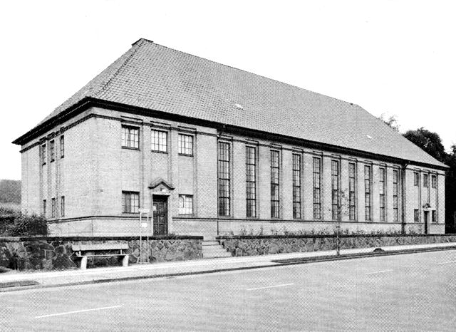 (Foto). Landsarkivet. Opført 1932–33; arkitekt K. Lehn Petersen.