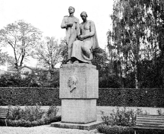 (Foto). H. P. Hanssen-monument i Genforeningshaven. Udført af Axel Poulsen.