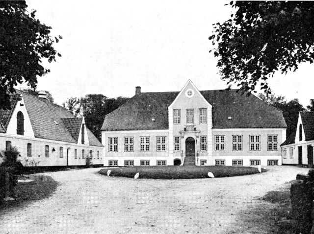 (Foto). Skovbølgård. Opført i 1760’erne.