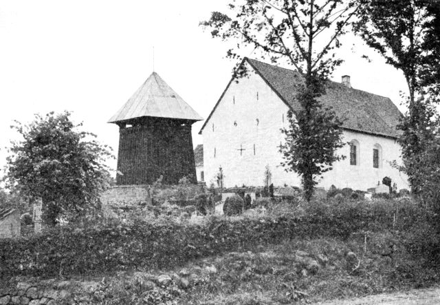 (Foto). Kværs kirke set fra sydvest.