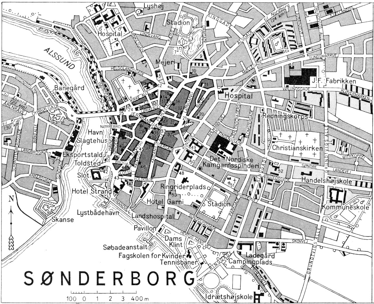 (Kort). 1. Sømandsskole2. Andels Svineslagteri3. Havnekontor4. Hotel Arnkilhus5. Tysk Privatskole6. Friluftsscene7. Udsigtshøj8. Mølledamsparken9. De gamles Hjem10. Missionshus11. Vandrerhjem12. Skt. Jørgens Hospital13. Reimers-Skolen14. K. F. U. M.15. Brandstation16. Andelsbanken17. Sønderjylland (Gæstgivergård)18. Sønderborg Kreditbank19. Hotel Sønderborghus20. Frimurerloge21. Rutebilstation22. Mindesten (J. Reimers)23. Amtskontor24. Mindesten (1914–18)25. Skt. Marie Kirke26. Missionshotellet Ansgar27. Sønderborg Bys Sparekasse28. Politistation29. Landmandsbanken30. Folkebanken for Als og Sundeved31. Centralbibliotek32. Jernbane Apoteket33. Spare- og Lånekasse34. Handelsbanken35. Teaterhotellet m. teatersal36. Løve Apoteket37. Posthus og telegrafstation38. Skt. Jørgens Skole39. Solofabriken A/S40. Bjerggården41. Hotel Alssund42. Toldkammer43. Odd-Fellow Loge44. Sømandshjem45. Rådhus46. Bierbaums Hotel47. Slotsmøllen48. Domhus. Arrest49. Ahlmann Skolen50. Sønderborg Stats skole51. Skt. Pauls Kirke (Katolsk)52. Håndværkerskolen53. Hotel RønhavehusG. E. C. Gads Forlag Revideret 1964. Geodætisk Institut. Eneret