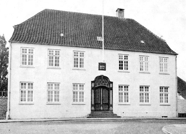 (Foto). Provstegården. Opført 1767.