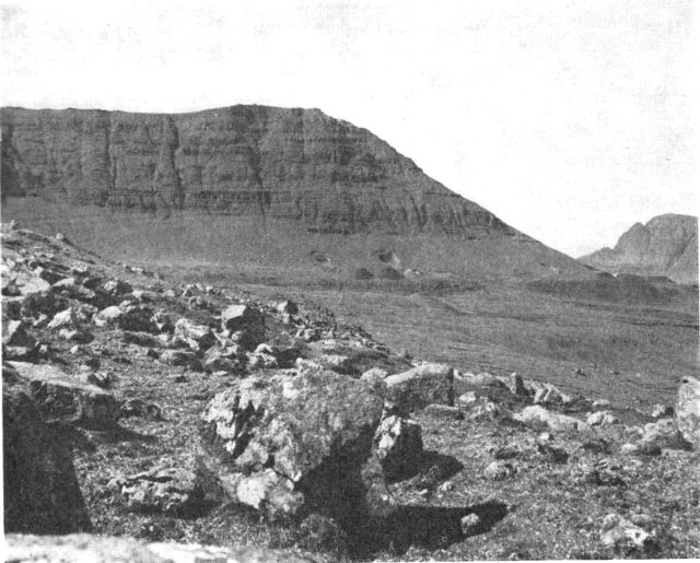 (Foto). Kulminer i Rangibotnur syd for Trongisvágur på Suðuroy.