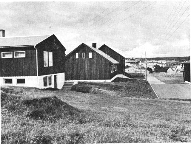 (Foto). Færøernes Akademi (Fróðskaparsetur Føroya) i Tórshavn.