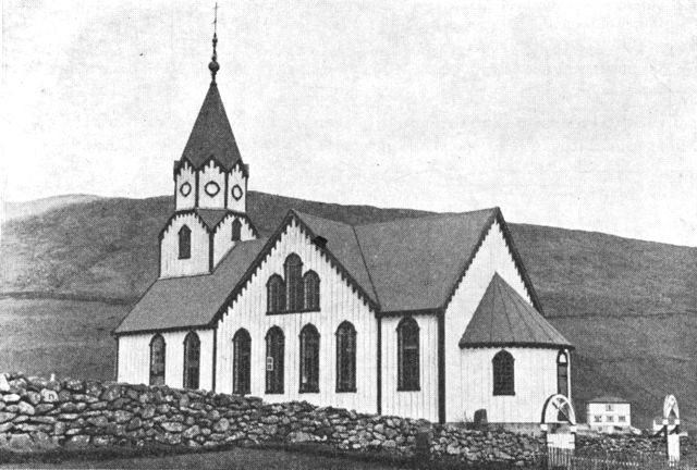 (Foto). Kirken i Sandavágur.