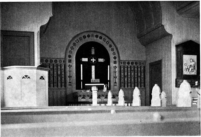 (Foto). Interiør fra kirken på Skúvoy.