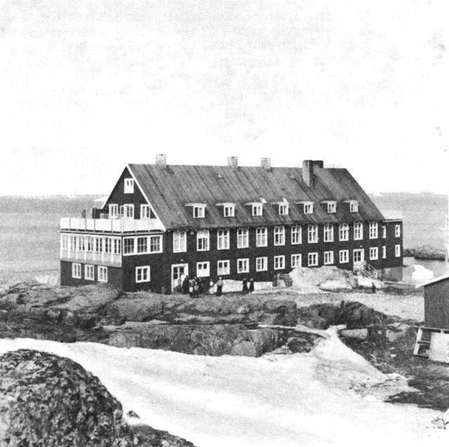 (Foto). Sygehuset i Upernavik. (F.: Helge Christensen).