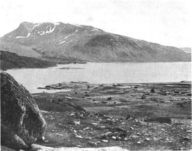 (Foto). Nordboernes bispesæde Garðar er det nuværende Igaliko (F.: E. Bondesen).