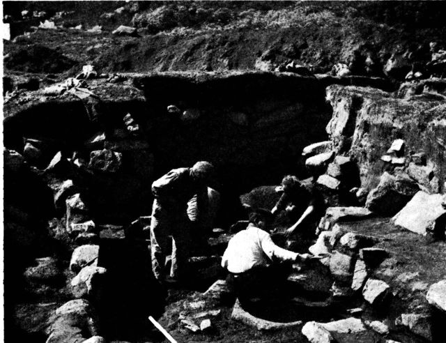 (Foto). Udgravningen af Nordbogaarden 167 i det indre af Vatnahverfi (F.: C. L. Vebæk).